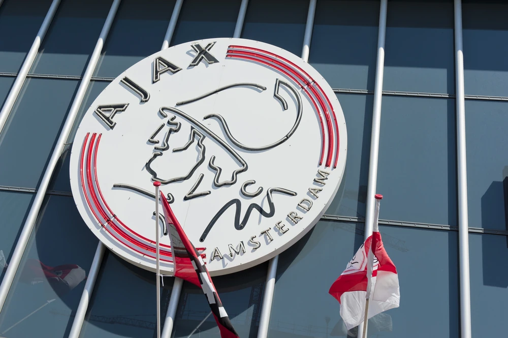 Ajax-logo op de Johan Cruijff Arena