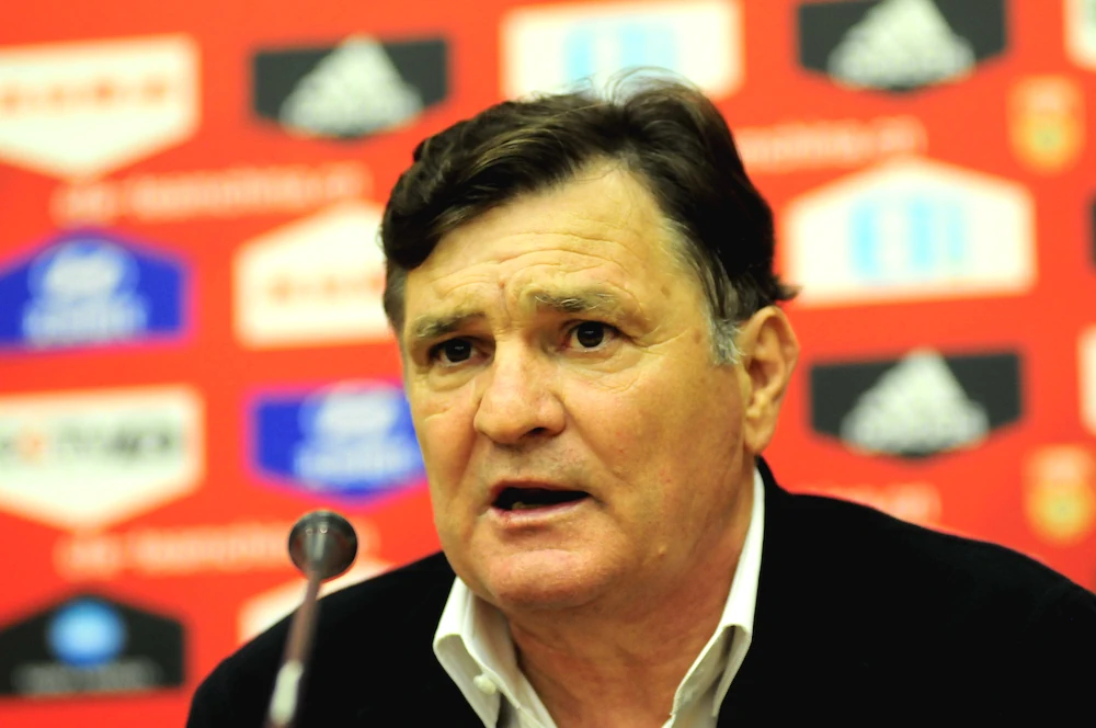 Jose Antonio Camacho op een persconferentie