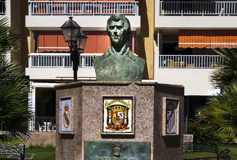 Beeld van Juanito in Fuengirola, waar hij werd geboren