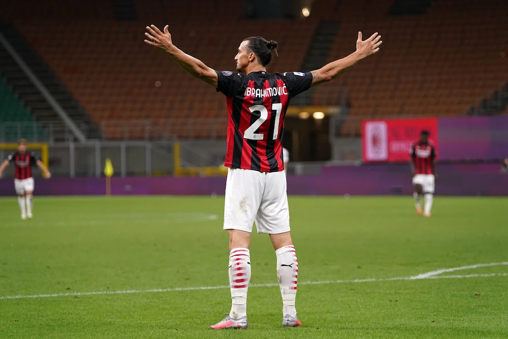 Zlatan Ibrahimovic viert een doelpunt voor AC Milan