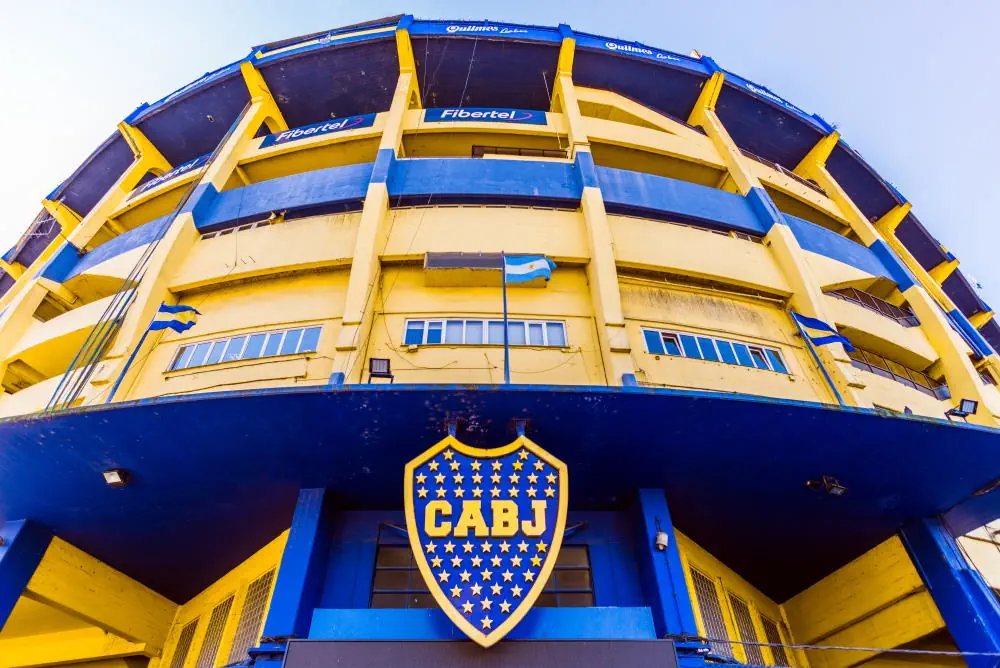 Buiten het thuisstadion van de Juniors